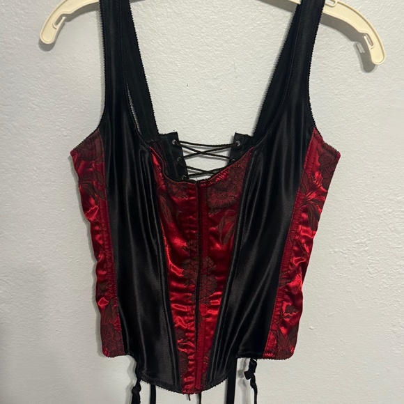 Frederick's of Hollywood Tops - Vintage Y2K Red & Black Floral Brocade Corset – Whimsygoth / Gothic Romantic